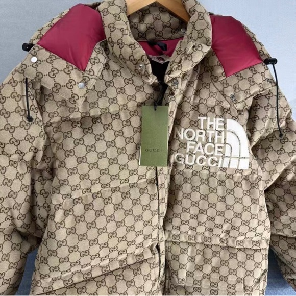 Gucci Beige and Red Puffer Jacket - Picture 2 of 4